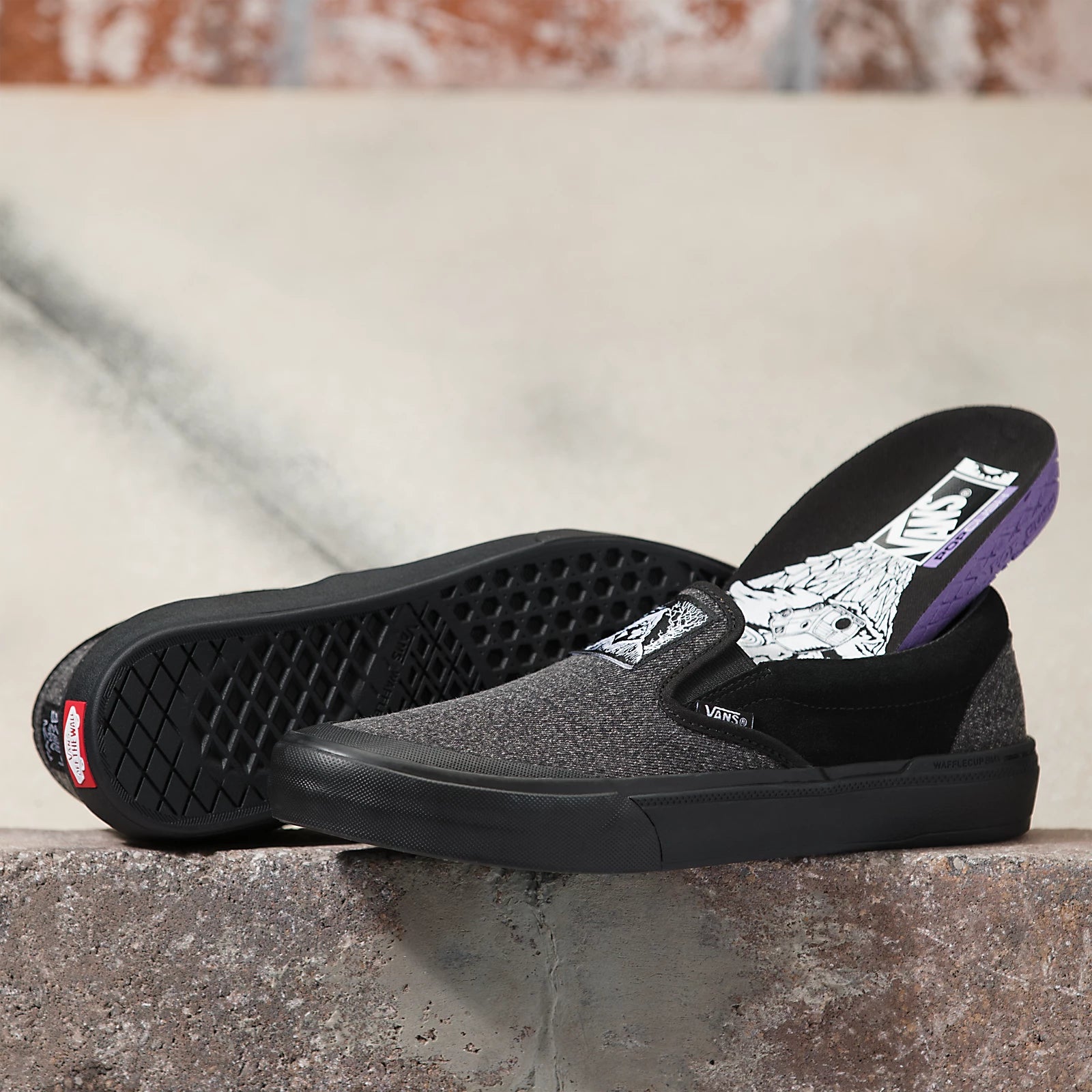 Vans x sketchy tank black white discount slide sandals